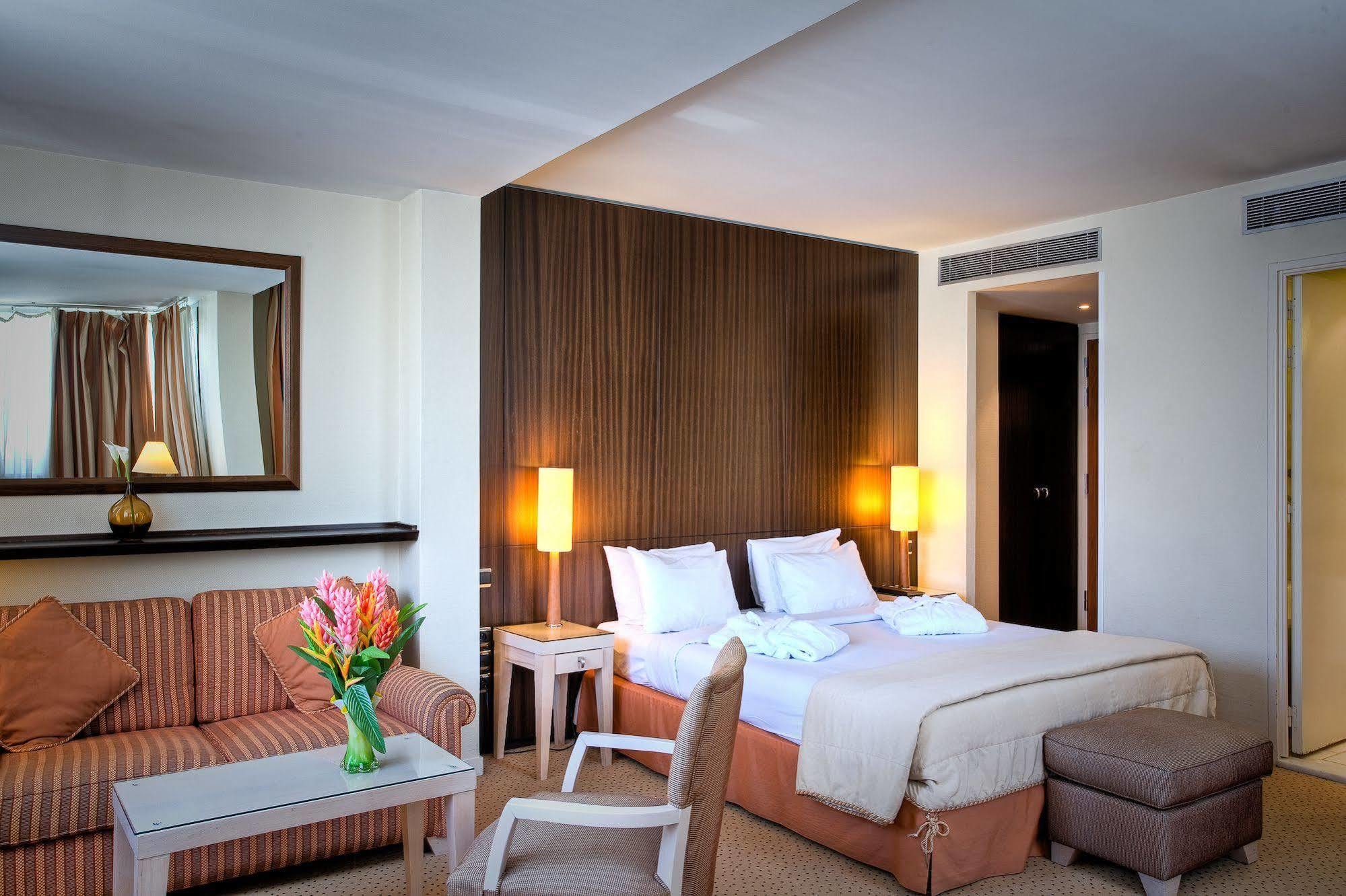 Hotel Le Pera Париж Экстерьер фото